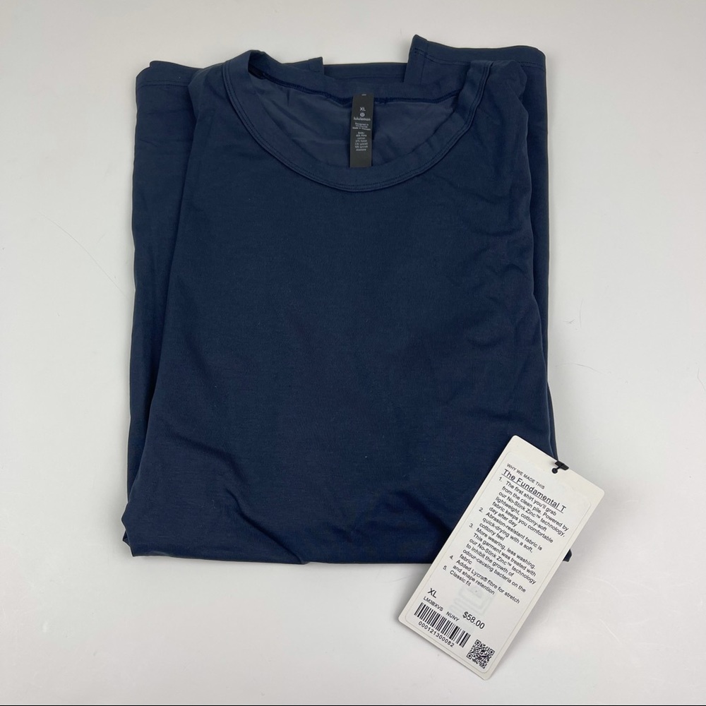Lululemon The Fundamental T - Picture 6 of 7